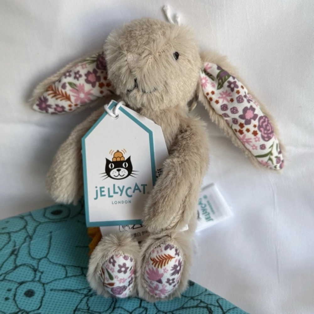 Jellycat Beige Blossom Bunny Charm, silver keychain, dustbag included. NWT